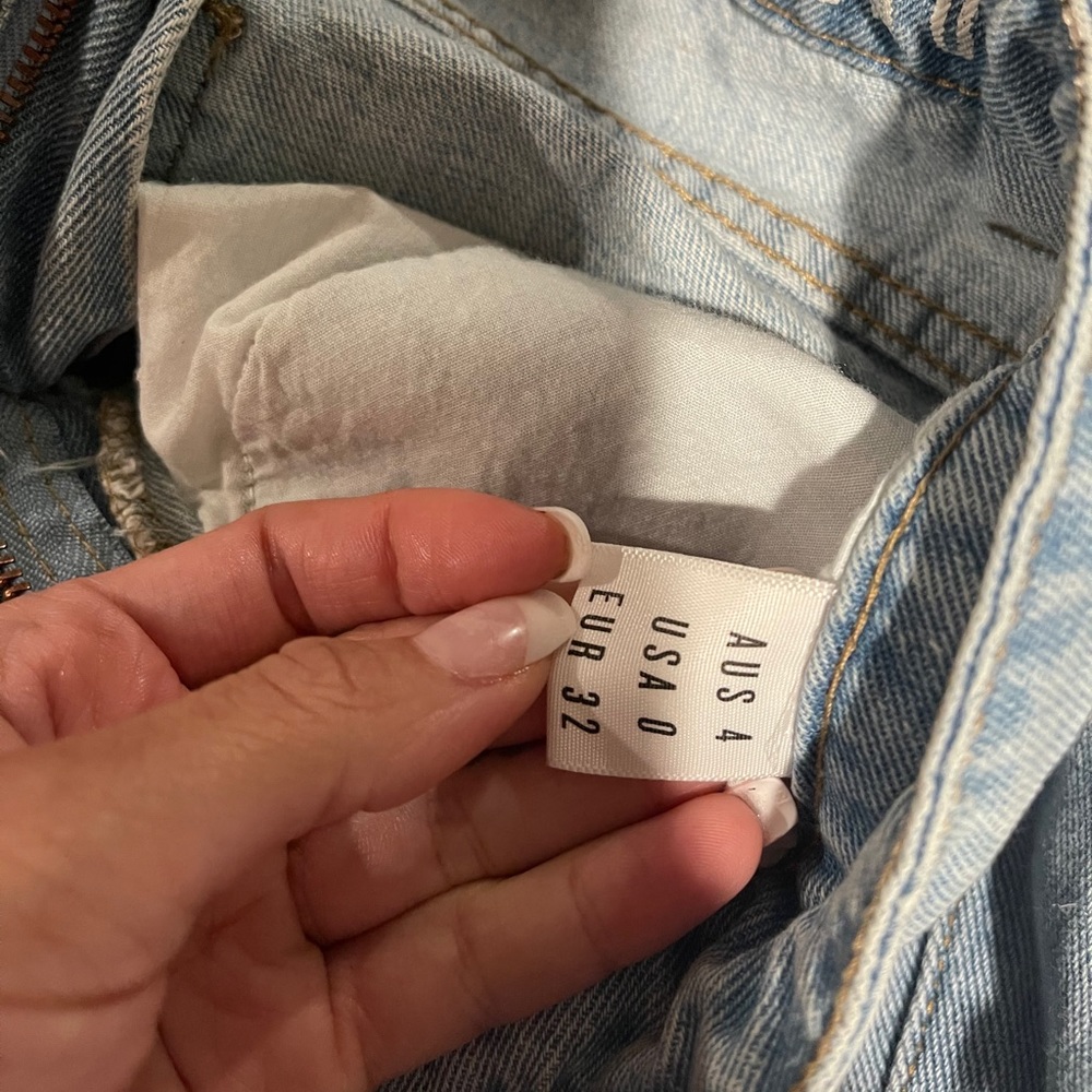 Jeans - Picture 2 of 2